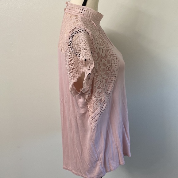 Cable & Gauge XL Pink lace top - Picture 2 of 6